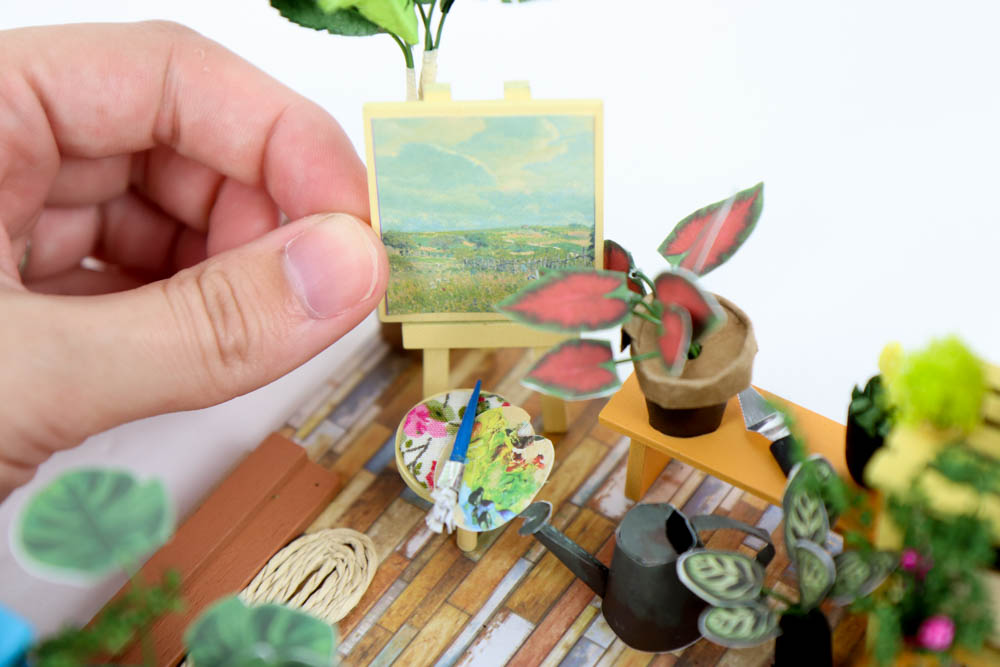 miniature greenhouse model